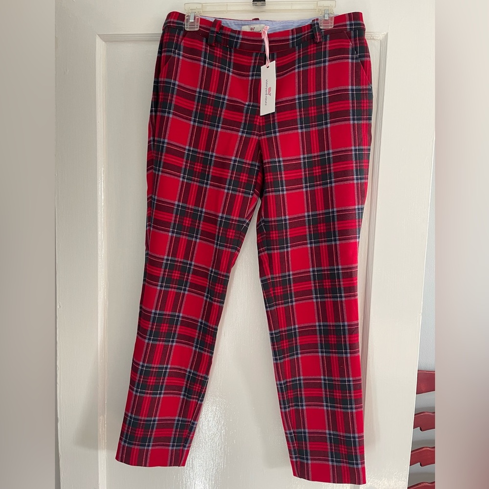 New with tags Vineyard Vines plaid pants. Great for the holidays.